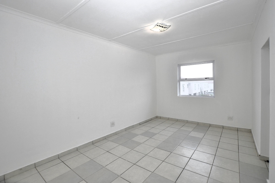 8 Bedroom Property for Sale in Parklands Western Cape